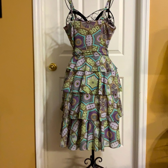 SCARLETT TIERED SLEEVELESS DRESS WITH RETRO PRINT DESIGN Sz 8 - Picture 4 of 6